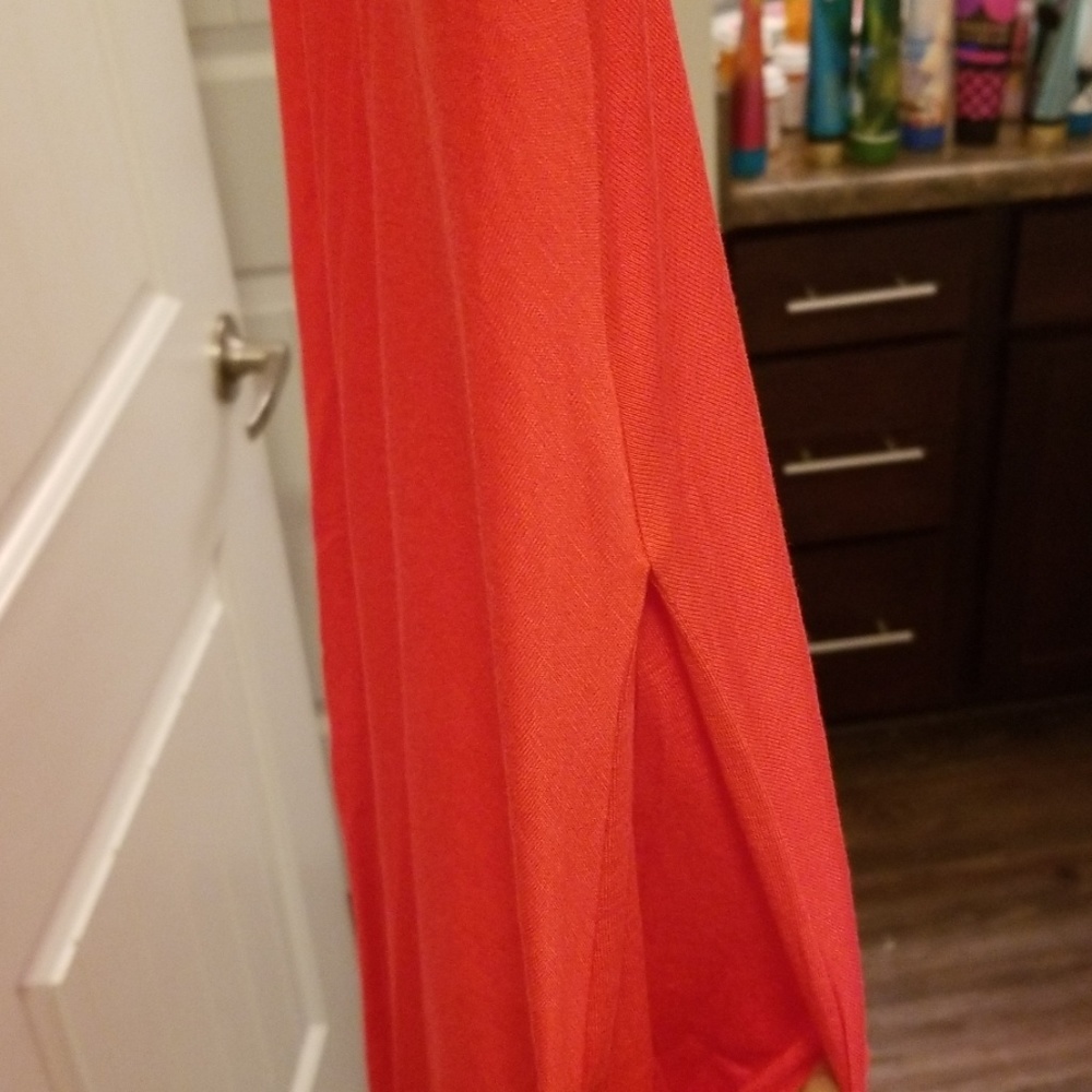 NWOT Lady in Red Dress with Pockets - Picture 5 of 6